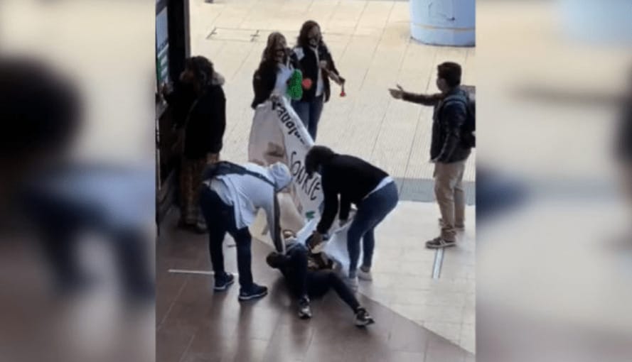 Trabajadora de CMR Falabella perdió a su bebé tras ser golpeada por cliente durante manifestación