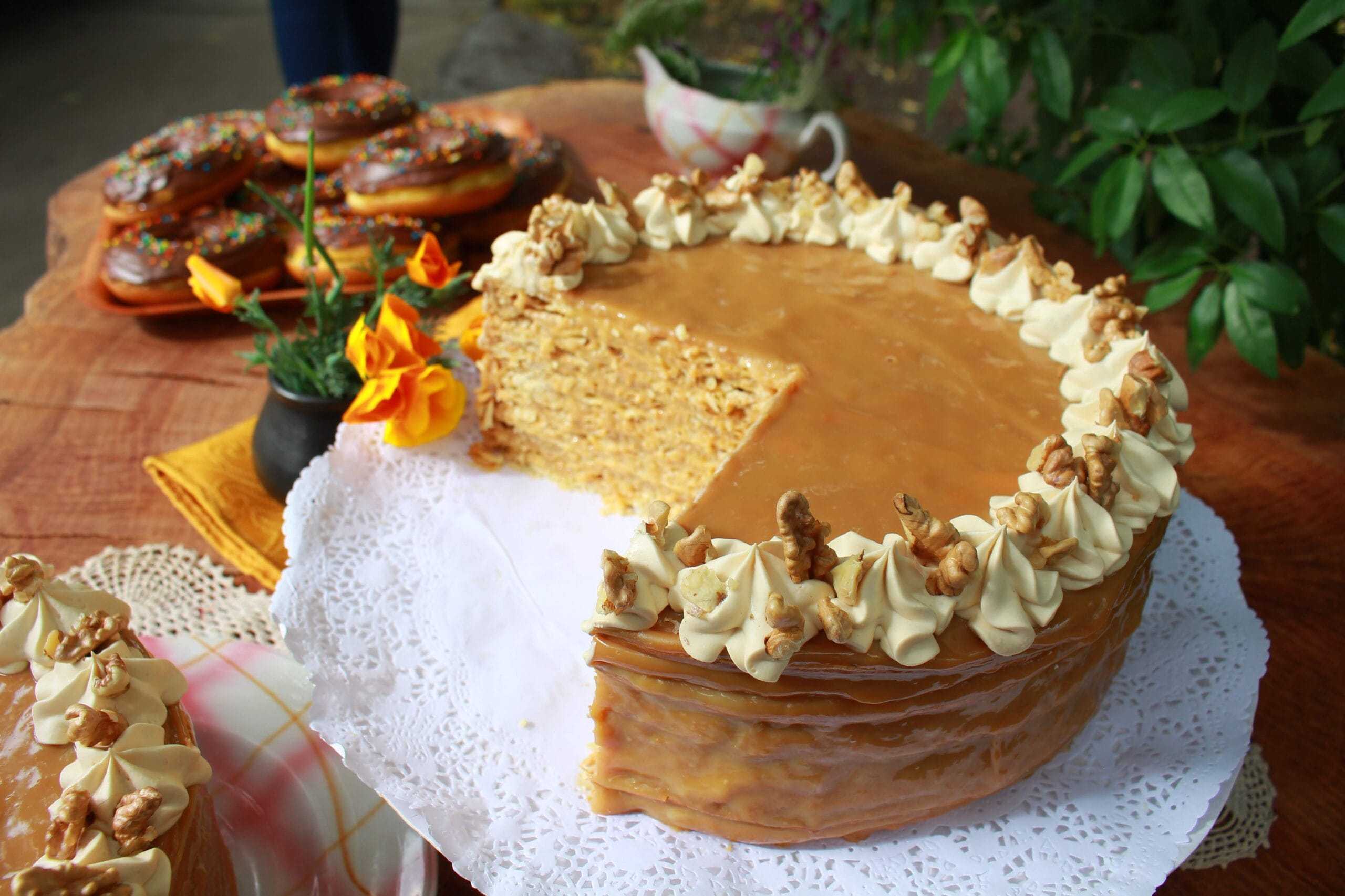 Pastelería familiar de Los Ángeles se reinventa en tiempos de pandemia con nuevo local y productos de repostería