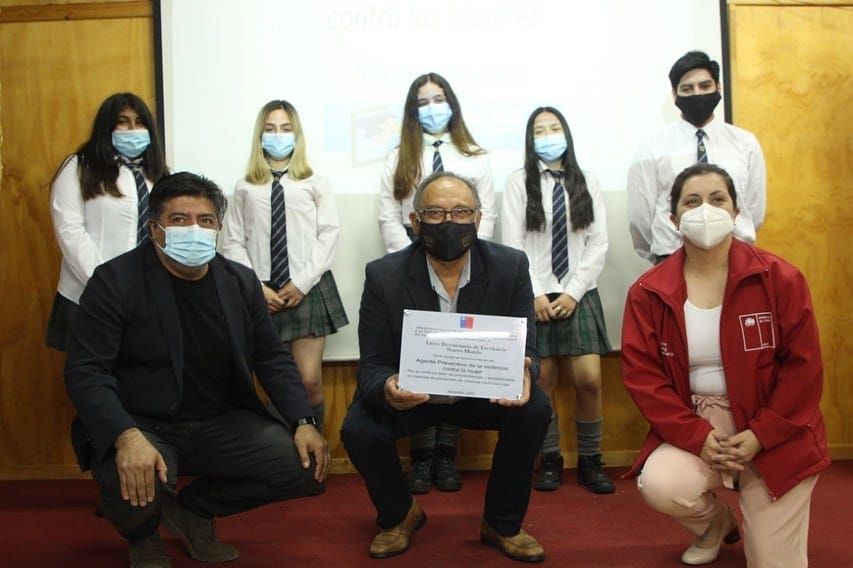 Liceo del Biobío fue destacado por su aporte a la prevención de la violencia contra la mujer