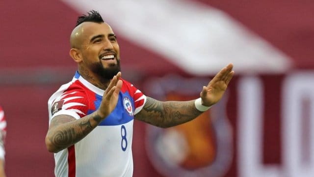 Arturo Vidal le dio respiro a La Roja y quedó a dos goles de Zamorano entre los máximos anotadores de Chile