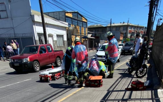 Un motociclista herido y un perrito fallecido dejó accidente de tránsito en Talcahuano