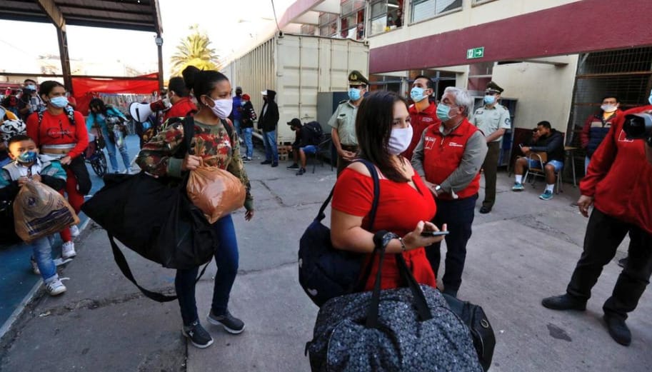 Más de 350 venezolanos llegaron en 7 buses a la Región Metropolitana desde Iquique