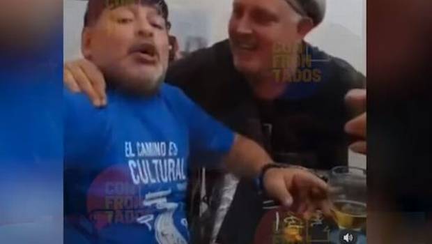 Filtran polémico video de Maradona días antes de someterse a operación en la cabeza