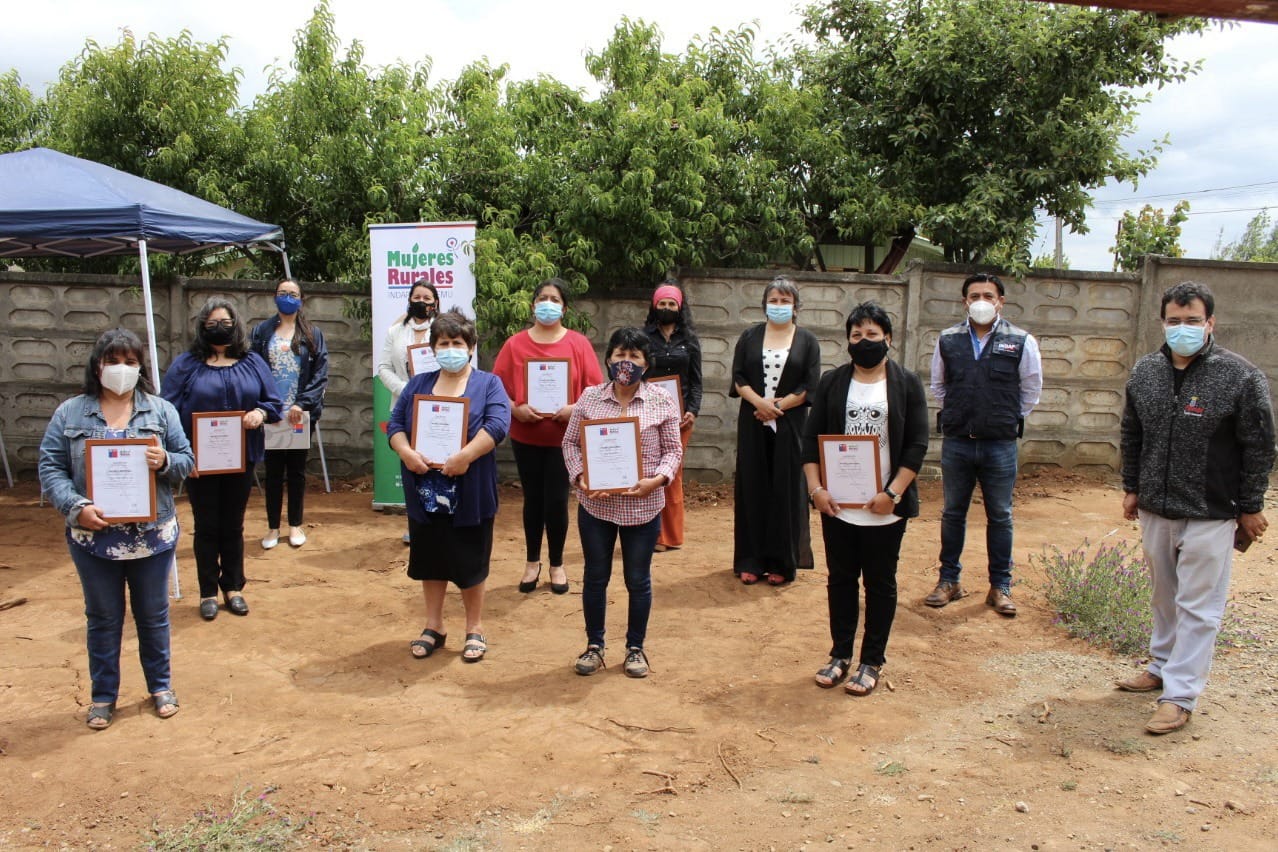 Agricultoras recibieron certificación del programa Mujeres Rurales en Biobío