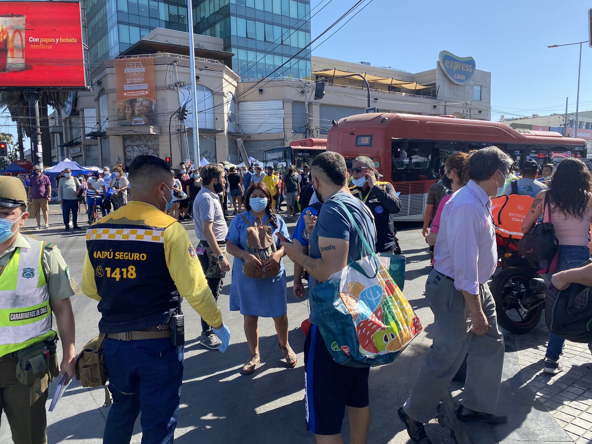 Una mujer fallecida y múltiples heridos dejó balacera en medio de compras navideñas en Maipú