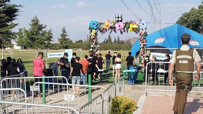 Asistentes a fiesta clandestina en Espacio Broadway habrían pagado hasta $800 mil por mesa