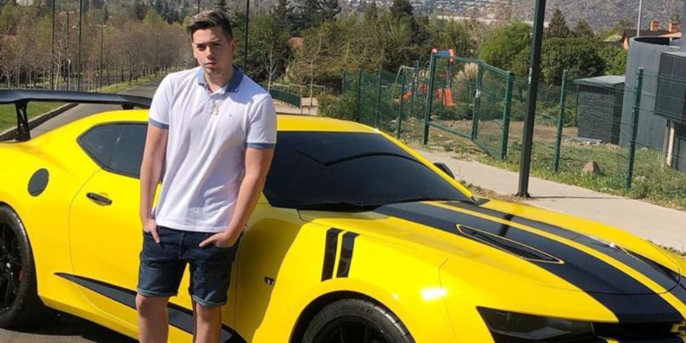 Nano Calderón comparte impactante imagen de su Chevrolet Camaro completamente destruido