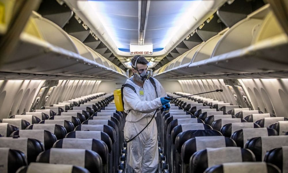 Trece personas del Biobío venían en el avión con la mujer portadora de variante británica del coronavirus
