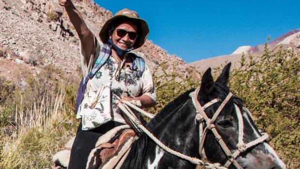 Profesora recorre hasta ocho horas a caballo para hacerle clases a niños en Atacama