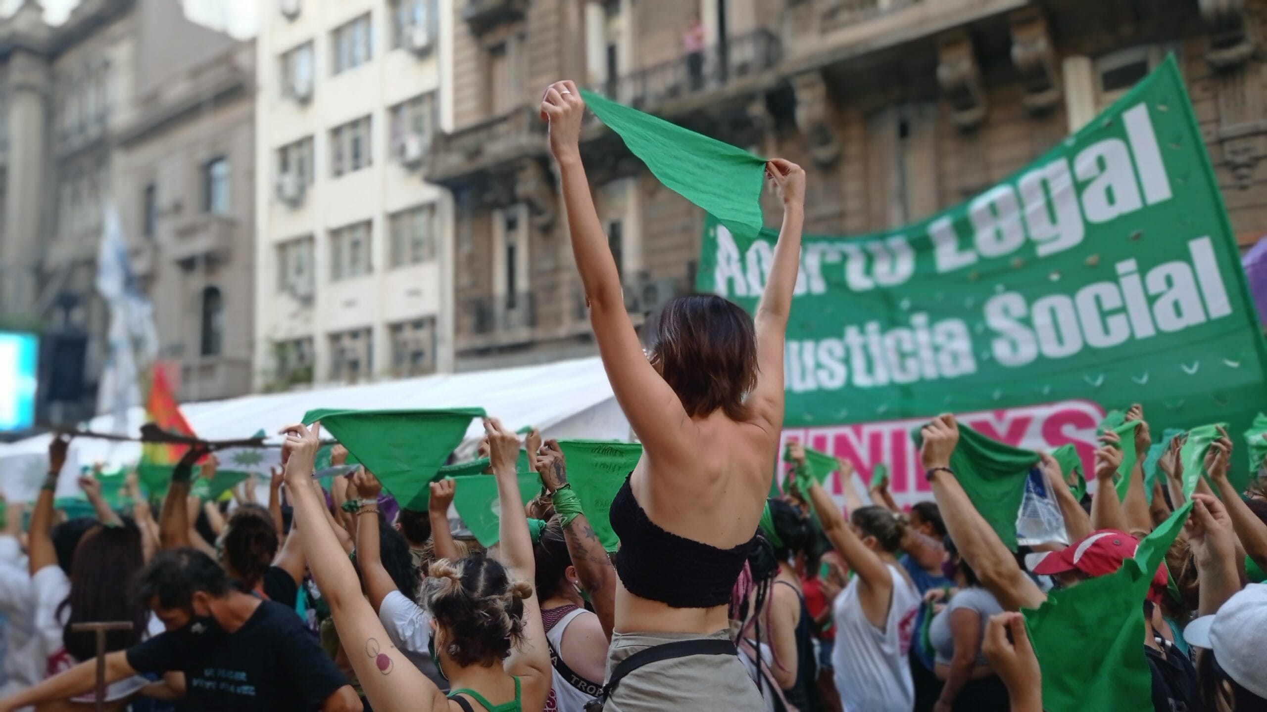 Doctora que autorizó primer aborto legal en Argentina: “Fue emocionante firmar la primera receta”