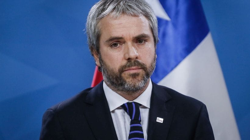 Gonzalo Blumel oficializó candidatura como constituyente
