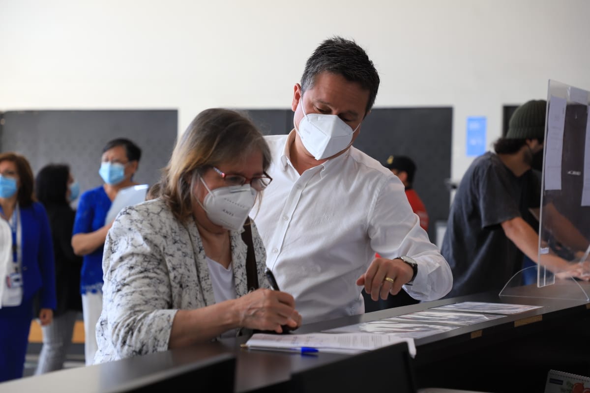 Ingresan requerimiento para agilizar recursos y así reparar céntricas calles de Concepción
