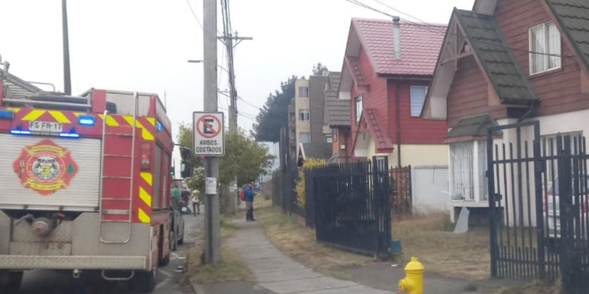 Explosión de gas dejó dos personas heridas y una vivienda con daños en San Pedro de la Paz