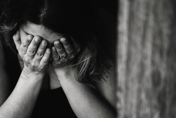 “Salud mental en último plano”: Psicóloga detalla los nocivos efectos de cuarentenas en las personas