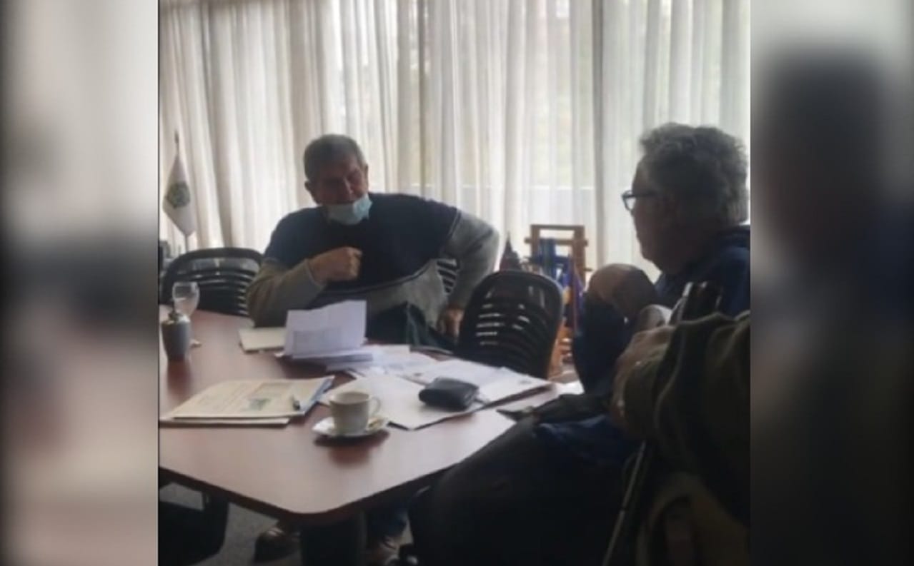 Adulto mayor ingresó a la Municipalidad de Rancagua con un arma exigiendo conversar con el alcalde
