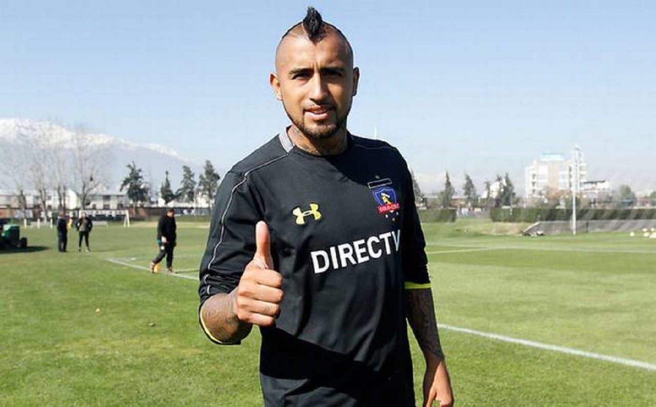 Arturo Vidal ilusiona a los hinchas con la camiseta de Colo Colo