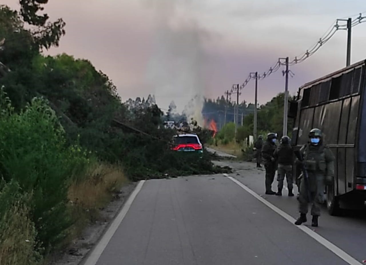 Violenta jornada en Provincia de Arauco: Ataques consumieron dos camiones, dos inmuebles, hubo disparos y corte de ruta