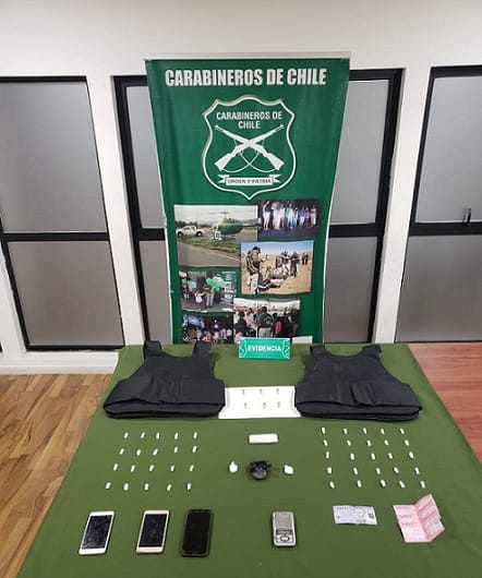 Detienen a pareja que portaba drogas y chalecos antibalas en operativo en Los Ángeles
