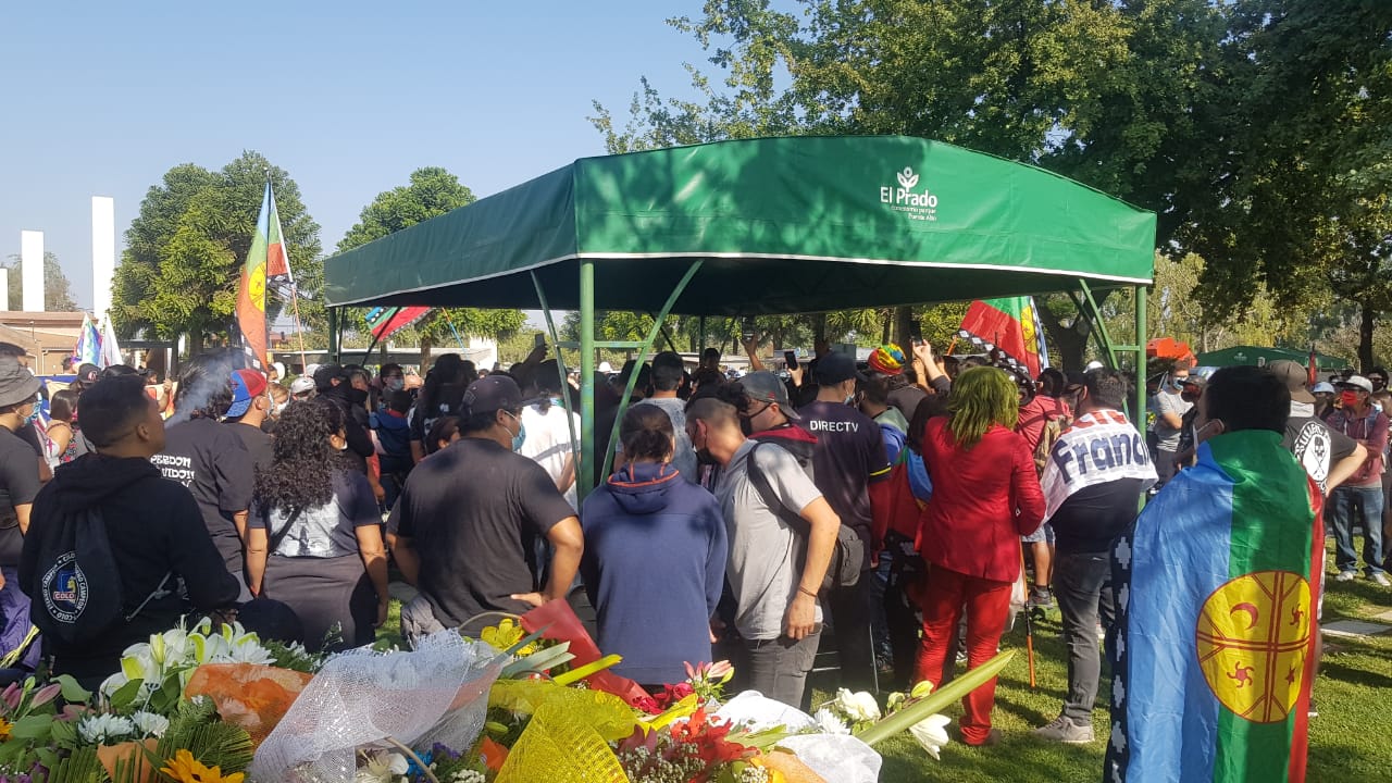 Multitudinario funeral de Francisco Martínez, malabarista abatido por carabinero