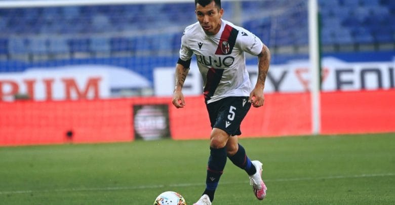 Aseguran desde Italia que Gary Medel se queda en Bologna