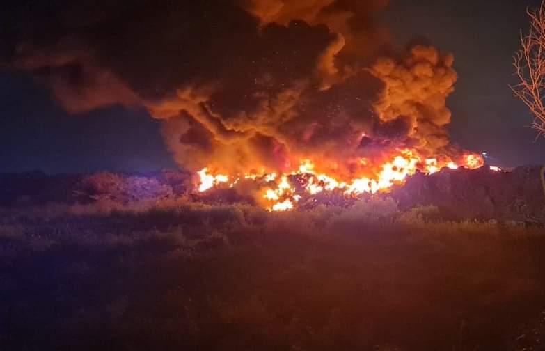 Alcalde de Talcahuano confirmó intencionalidad en incendio que consumió depósito de neumáticos