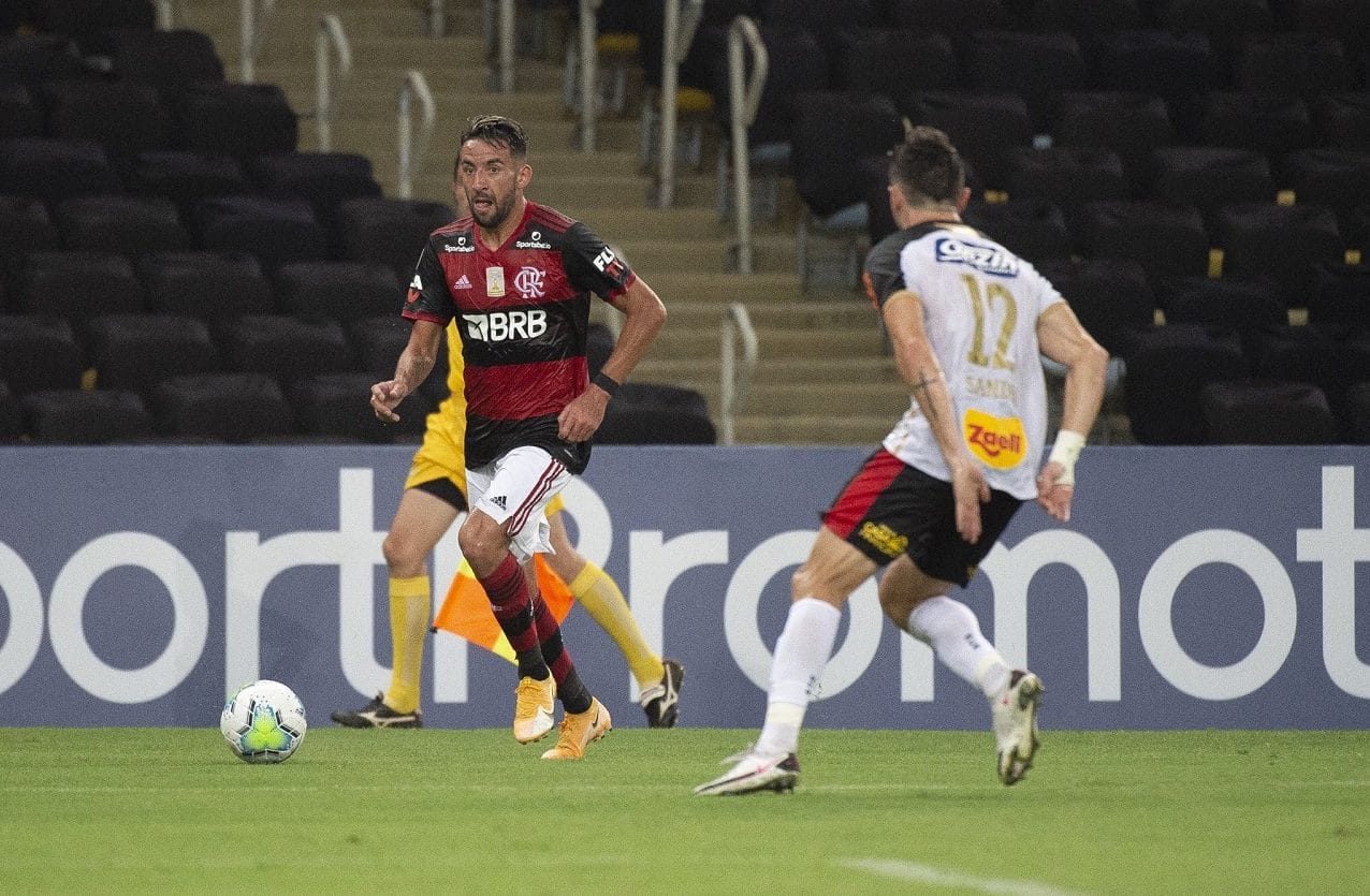 Flamengo de Mauricio Isla se coronó bicampeón del Brasileirao en dramática jornada