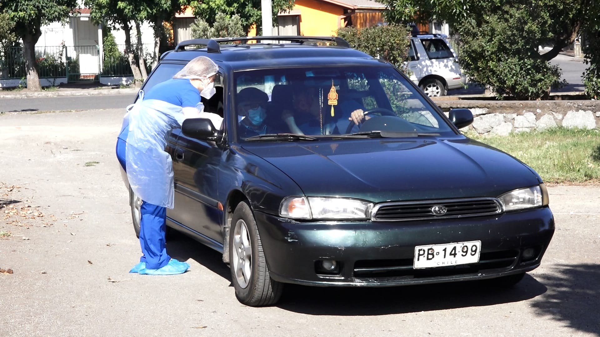 Chiguayante inició proceso de vacunación a adultos mayores sobre sus autos
