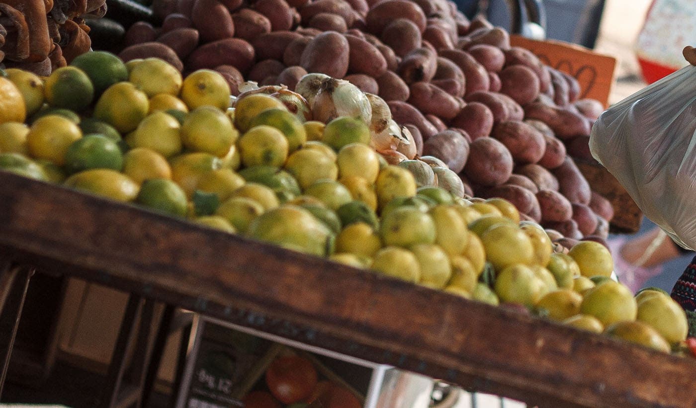 IPC de enero presentó una variación del 0,7%: Destacó alza de precios en limones y papas