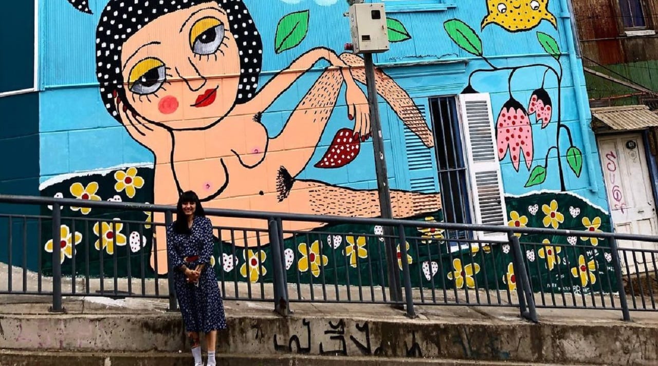 Gobierno afirma que Mon Laferte podría ser multada por pintar mural en Valparaíso