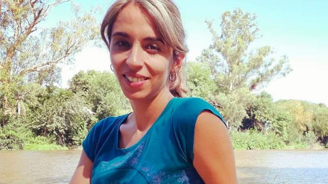 Mujer que paseaba en bicicleta murió tras recibir un pelotazo