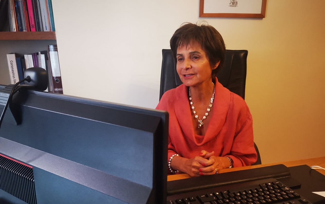 Subsecretaria Daza sobre enfermos crónicos: “Probablemente lo vamos a hacer por edad”