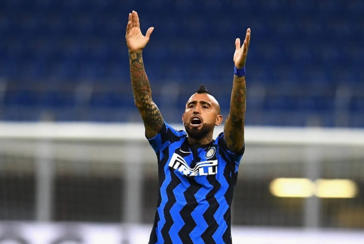 Arturo Vidal golpeó la mesa por eventual recorte de ascensos en Segunda División