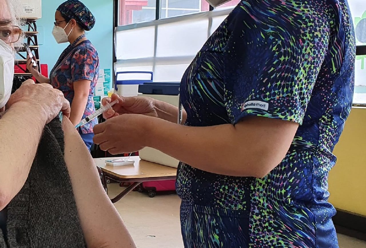 Seremi de Salud sostuvo que extranjeros se han vacunado sin problemas en el Biobío