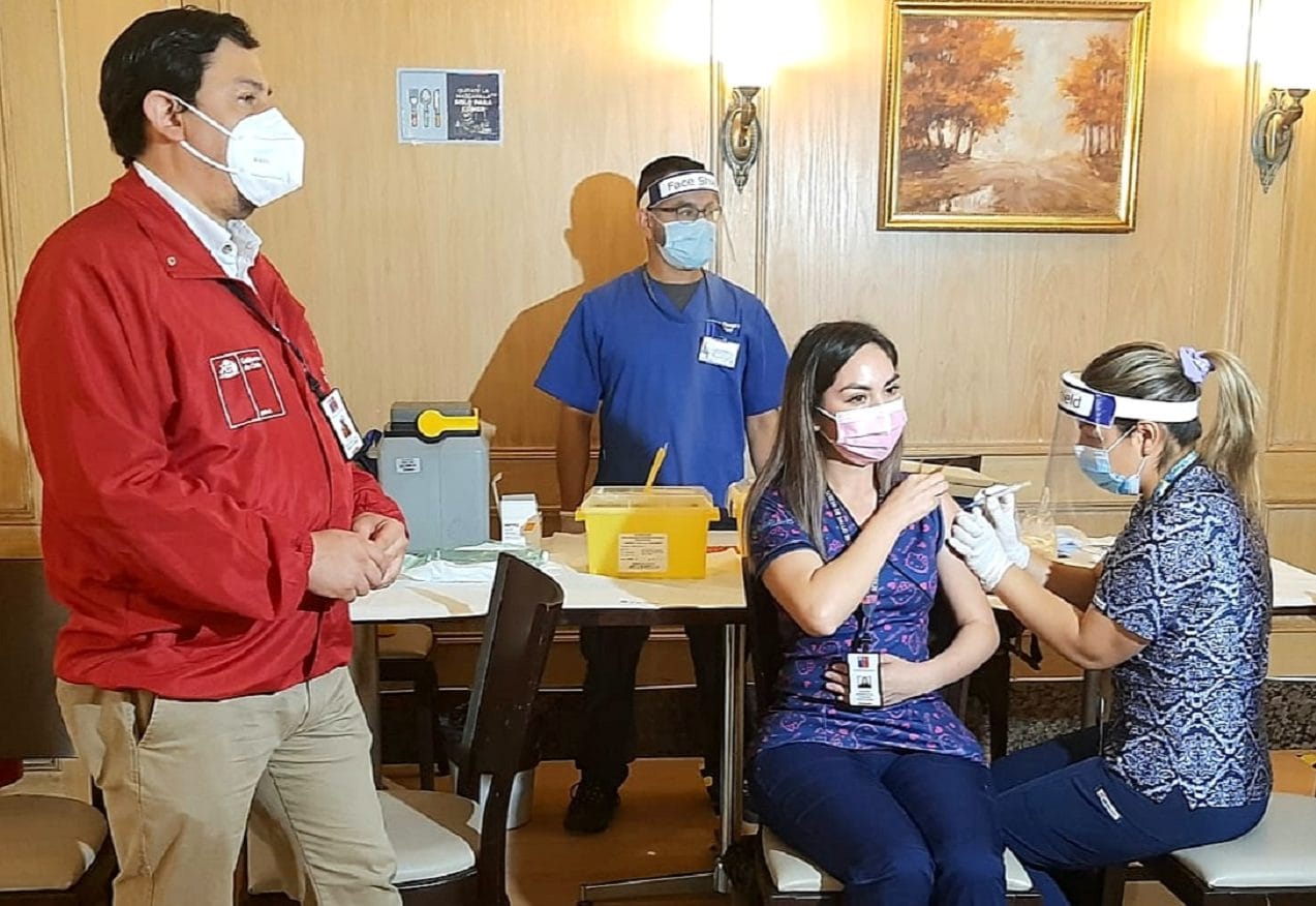 Un total de 775 funcionarios de residencias sanitarias en el Biobío serán vacunados contra el Covid-19