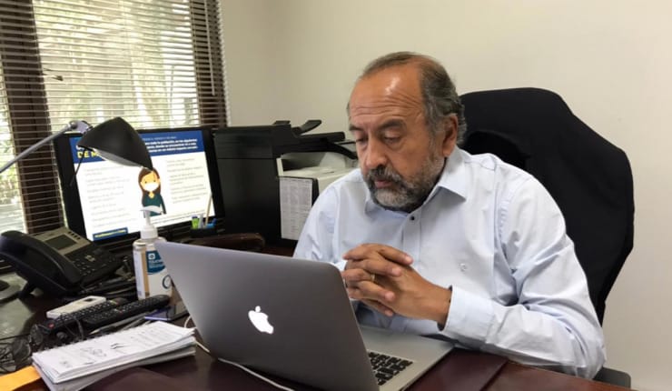 Destituyen a gobernador de Talca por no ceñirse al plan de vacunación del Gobierno