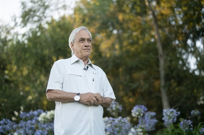 Sebastián Piñera anuncia que profesores serán vacunados contra el COVID-19 a partir de la próxima semana