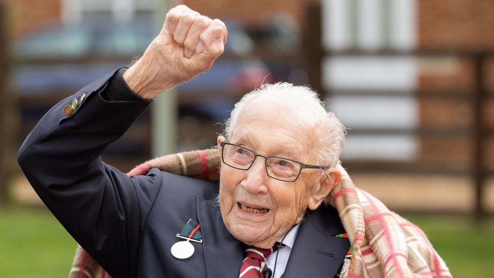 Capitán sir Tom Moore, el héroe británico de la pandemia, ha muerto a los 100 años por Covid-19
