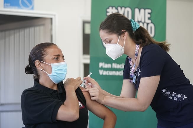 Región del Biobío superó las 100 mil personas vacunadas contra el Covid-19