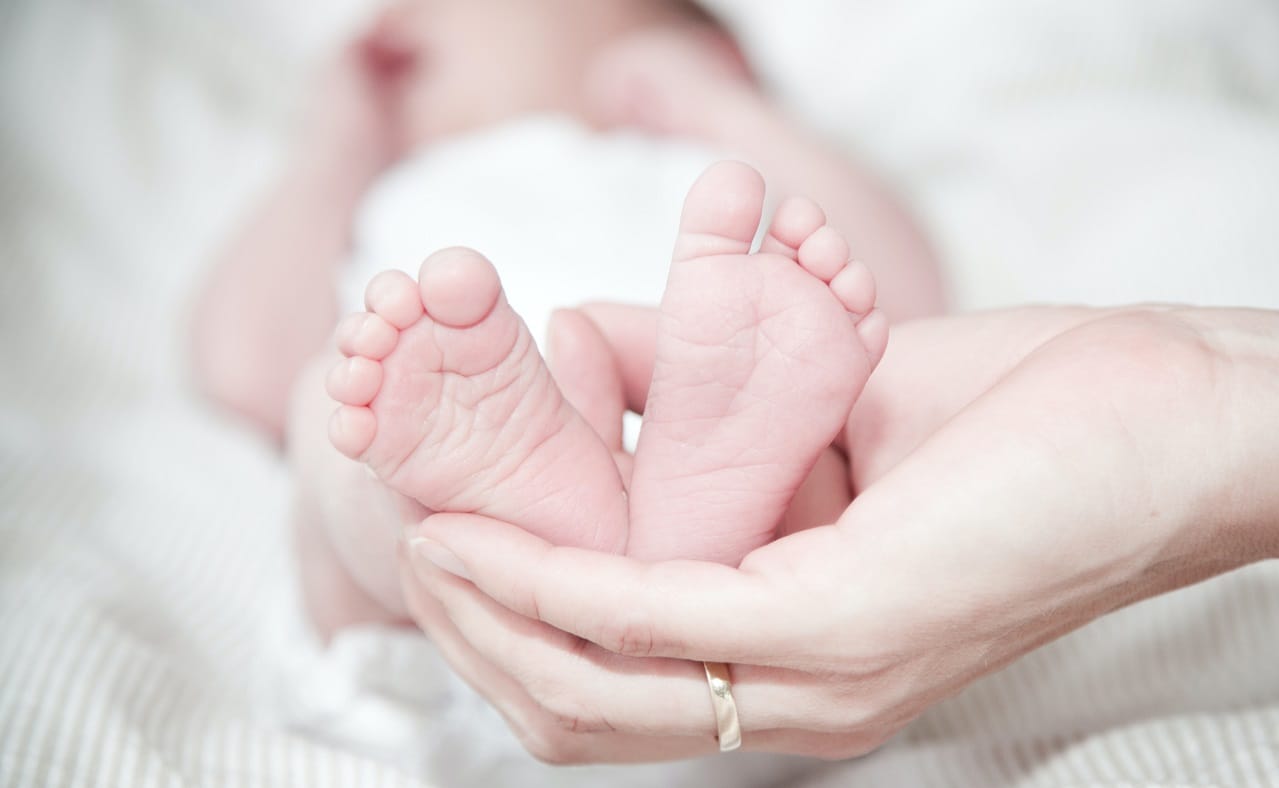 Bebé murió ahogado en una tina: La madre se había quedado dormida