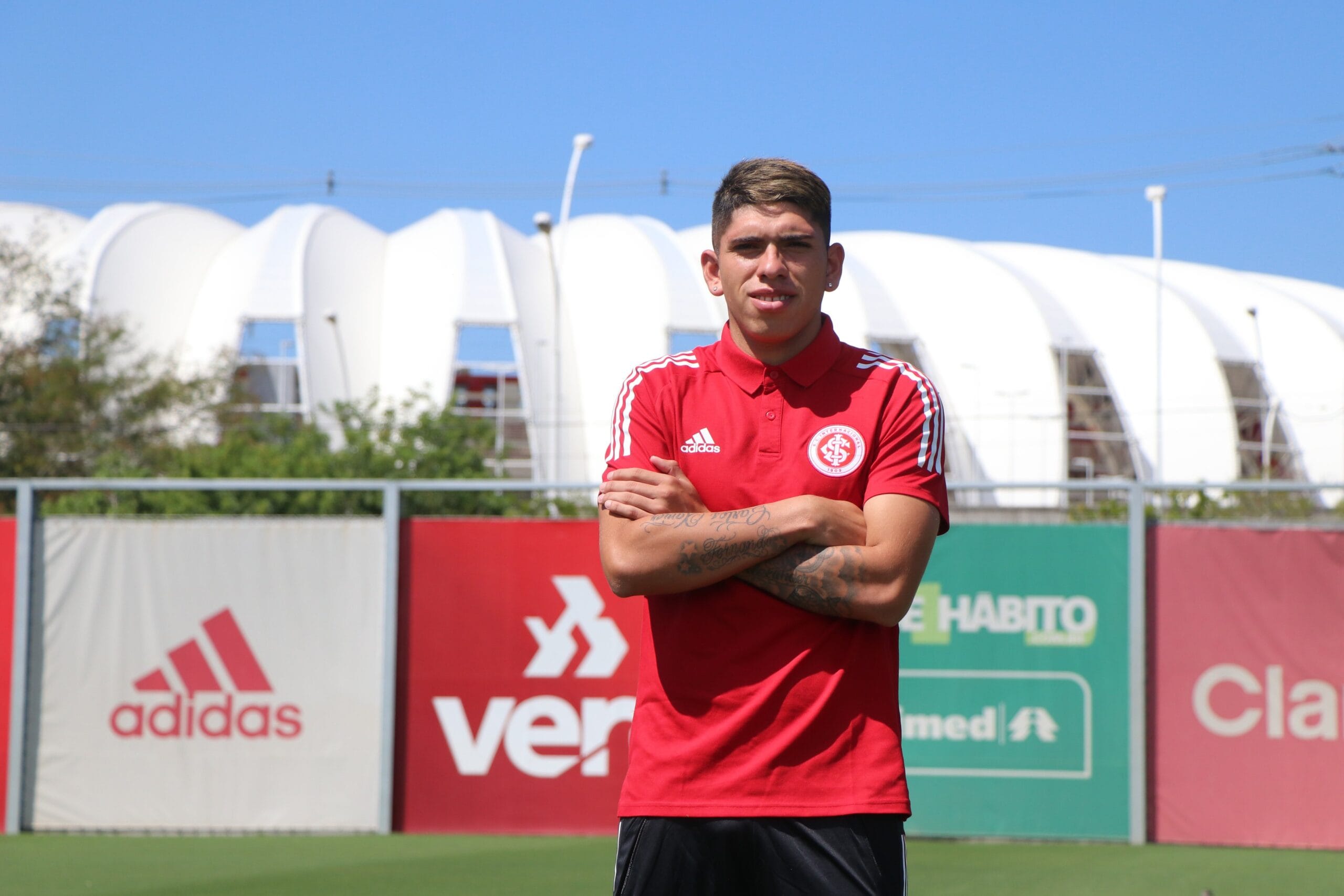 La “Joya” Carlos Palacios es alabado en el Inter de Porto Alegre