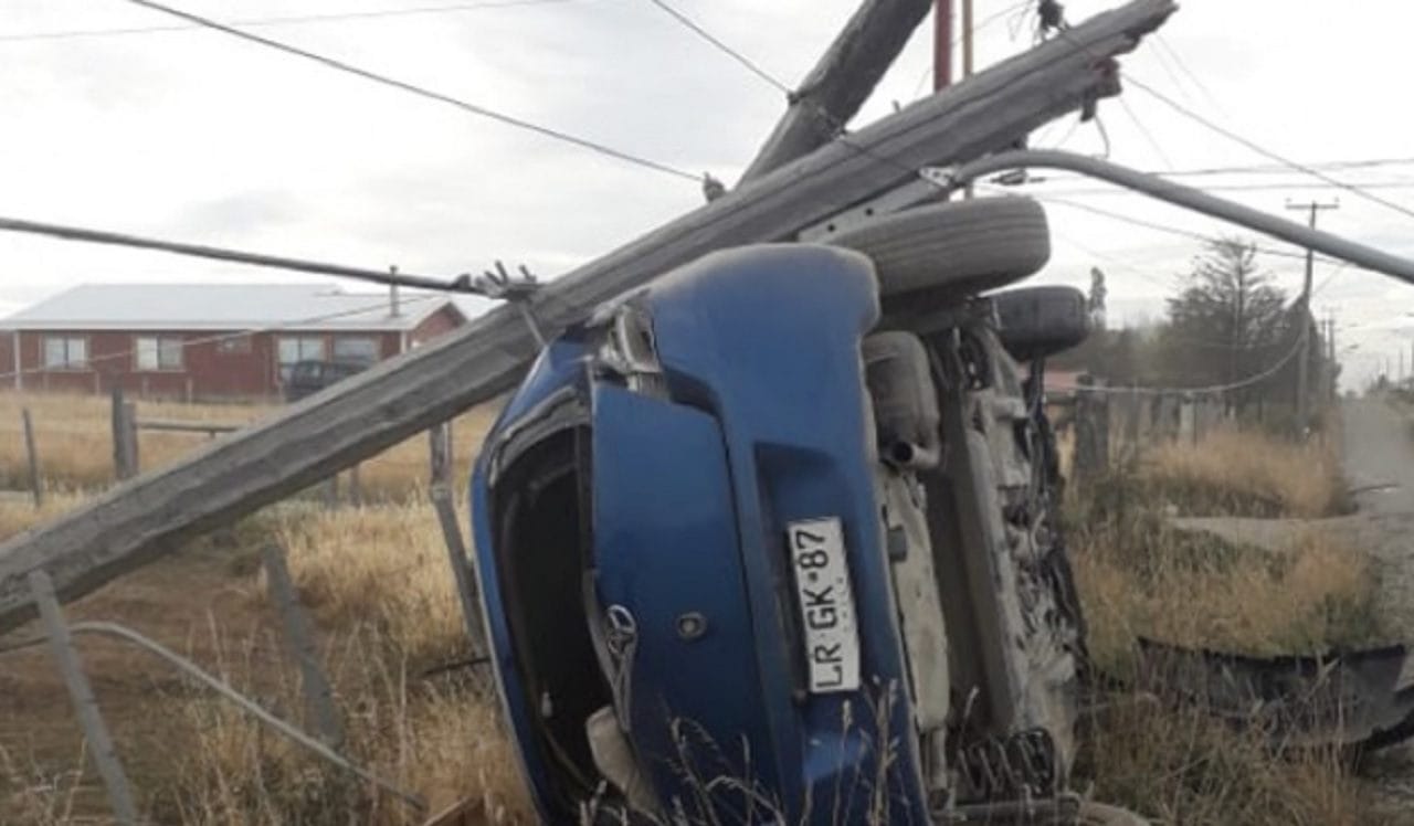 Sujeto evadió control, se volcó y salió corriendo para no ser detenido