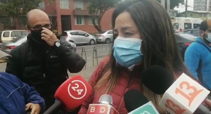 “Las muestras de cariño le han hecho súper bien”: Habla esposa de camarógrafo de TVN atacado en Tirúa