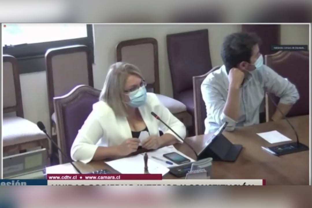 Diputada Parra enfrenta a ministro Paris por retiro autoridades en sesión: “Lo dejaron solo ministro”