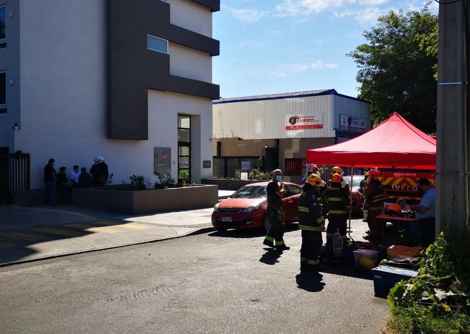 Hombre murió por ingesta de compuesto tóxico en Concepción: Emergencia química obligó evacuar edificio
