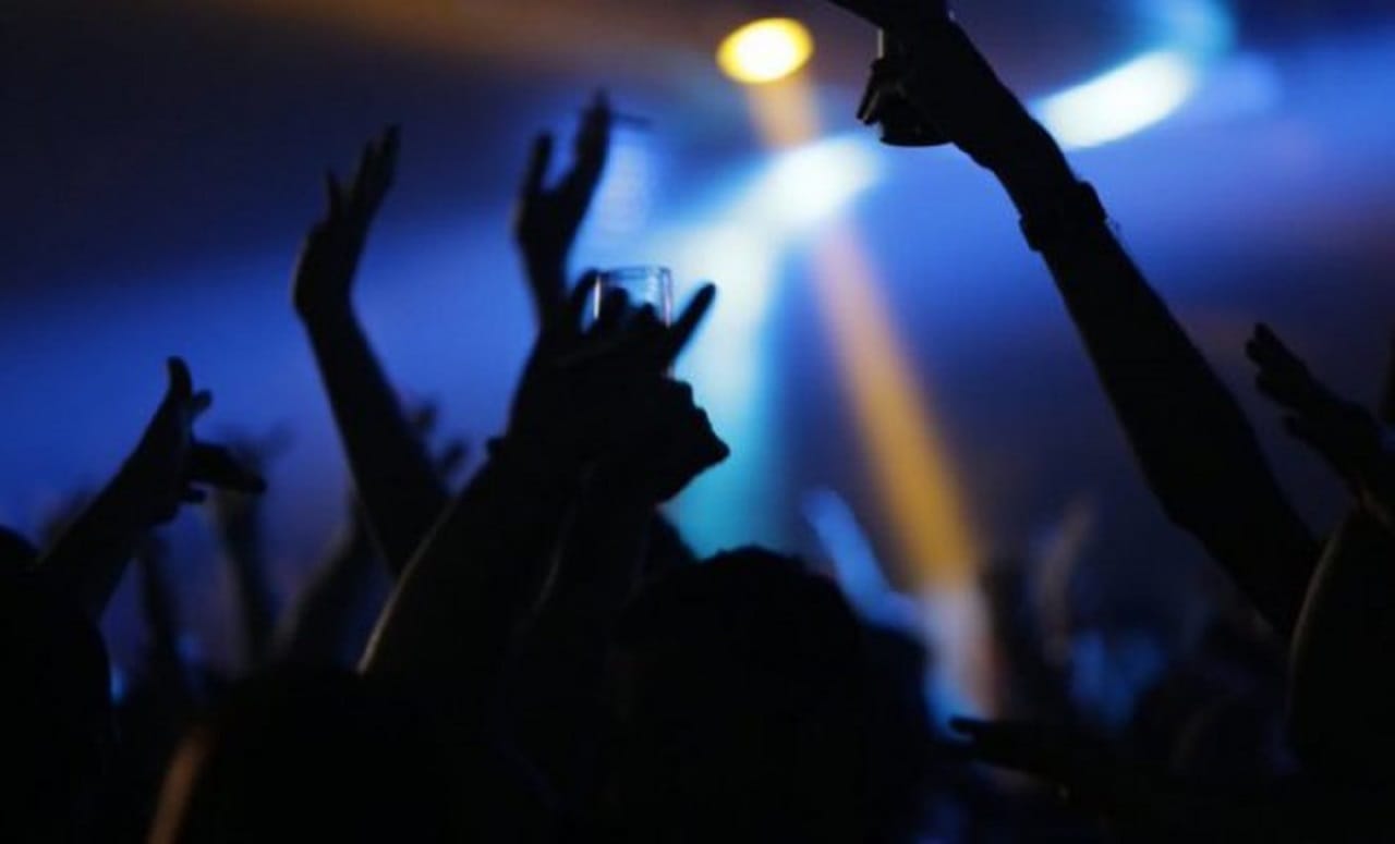 Fiestas clandestinas en Chile: Este año están casi igual que el total registrado en 2020