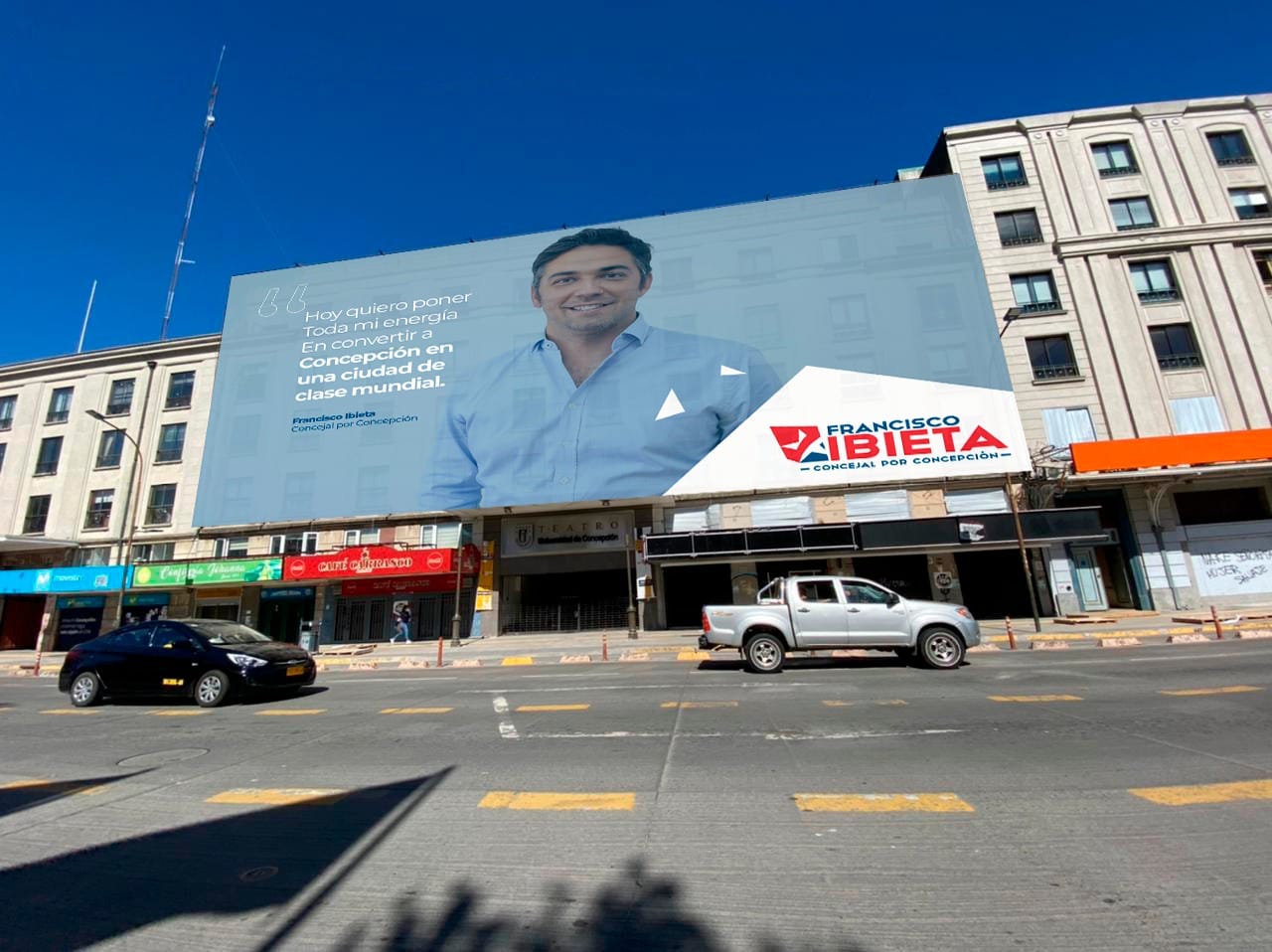 ¿Es verdad? Mega propaganda de candidato a concejal en el centro de Concepción enciende las redes