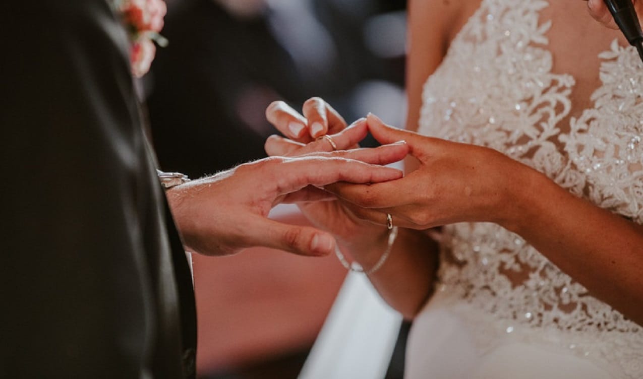 Multas de hasta mil UTM se exponen quienes sean sorprendidos en matrimonios en cuarentena
