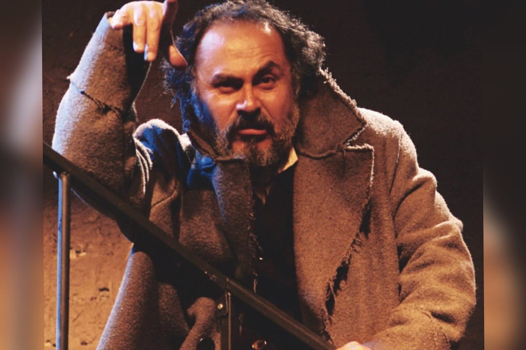 Fallece el actor Max Corvalán a los 67 años: Es recordado por su rol en “Los 80”