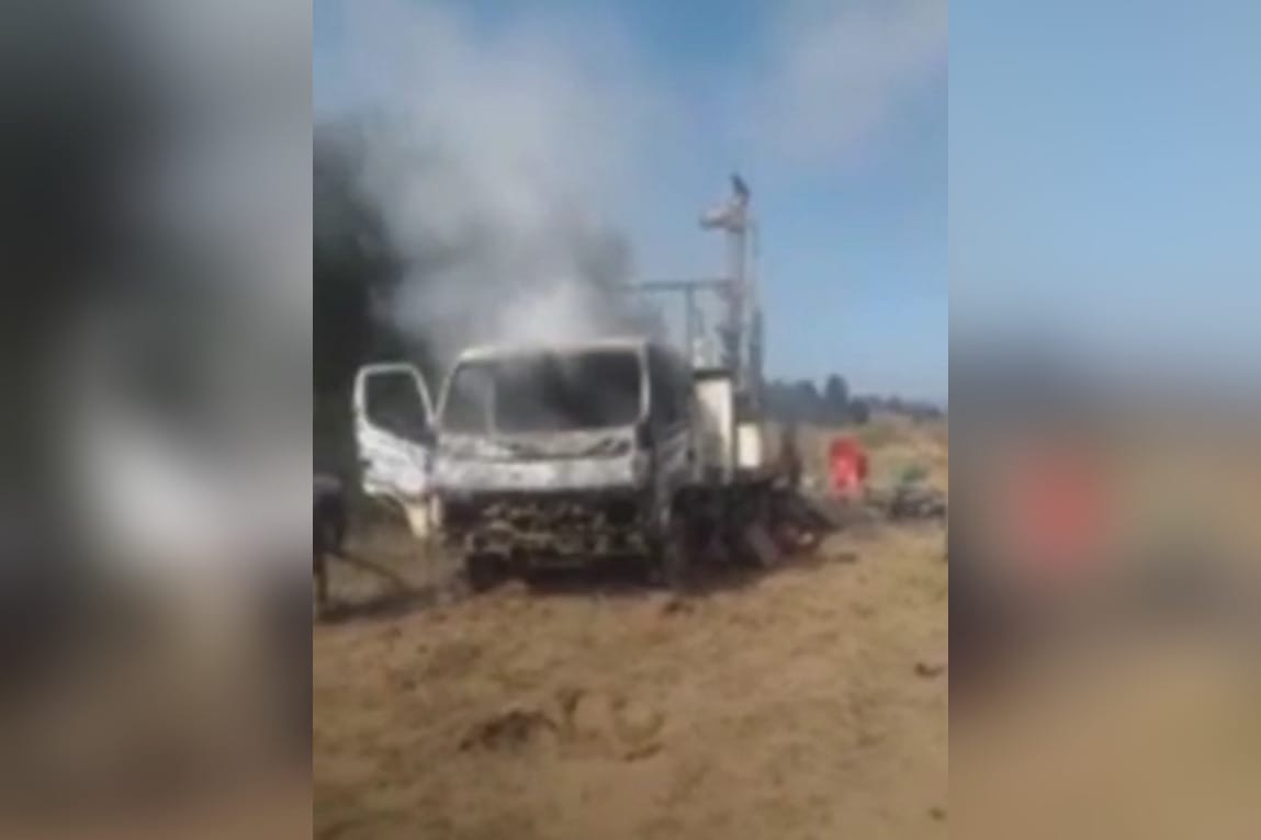 Ataque incendiario dejó un camión perforador siniestrado en Tirúa: reportan robo de camionetas en la zona