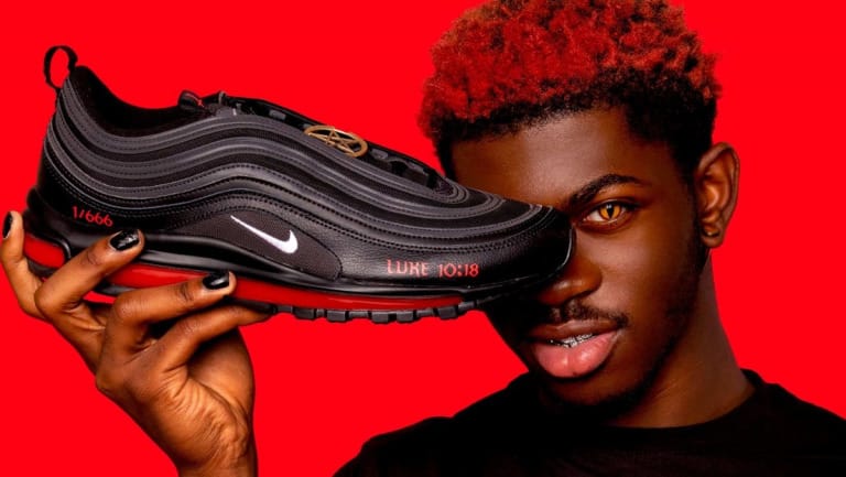 “Satan Shoes”: Las nuevas zapatillas del rapero Lil Nas X que contienen sangre
